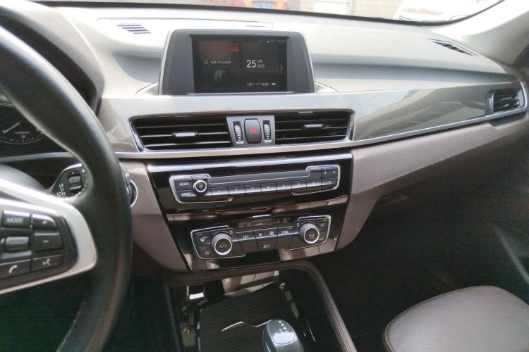 Used BMW X1 2019 sDrive18Li Premium Edition Audio And AC Panel