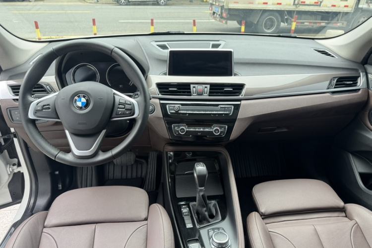 Used BMW X1 2019 xDrive20Li Luxury Model Audio And AC Panel