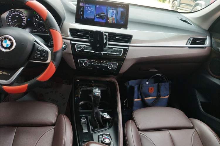 Used BMW X1 2019 sDrive18Li Premium Edition Audio And AC Panel