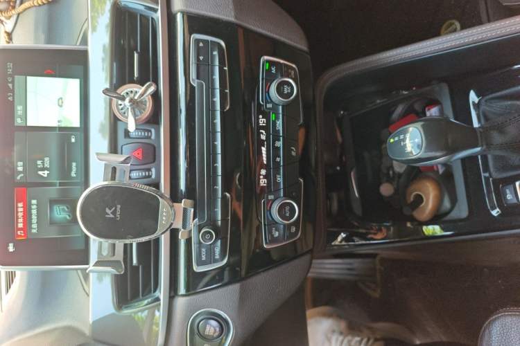 Used BMW X1 2019 xDrive20Li Luxury Model Audio And AC Panel