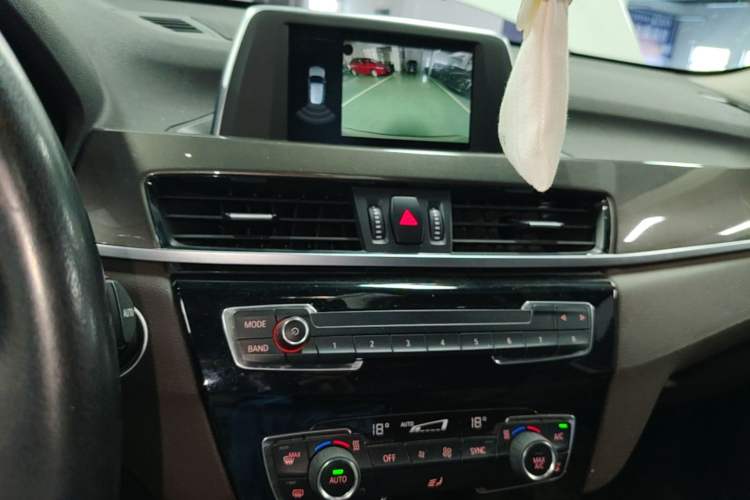 Used BMW X1 2019 sDrive18Li Premium Edition Audio And AC Panel