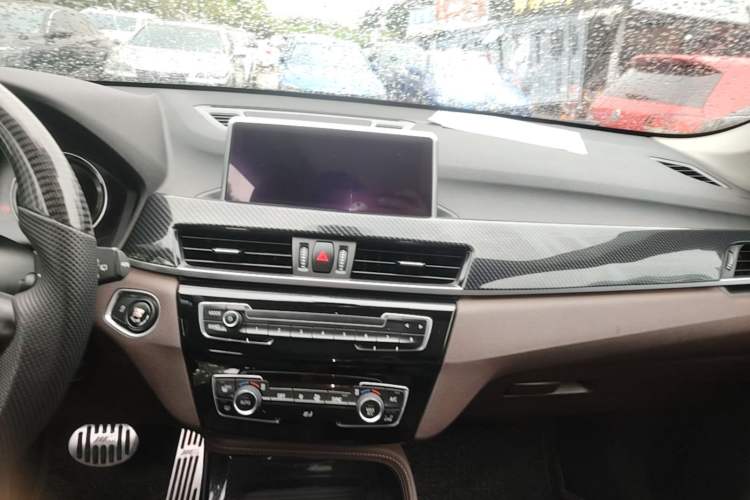 Used BMW X1 2019 xDrive20Li Luxury Model Audio And AC Panel