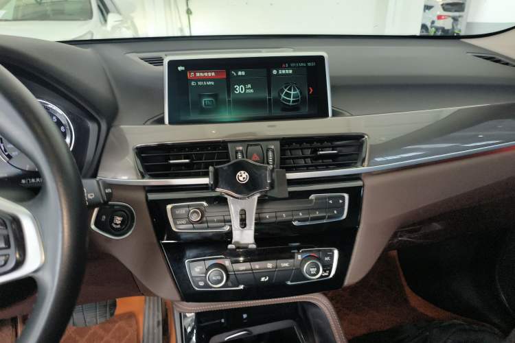Used BMW X1 2019 xDrive20Li Luxury Model Audio And AC Panel