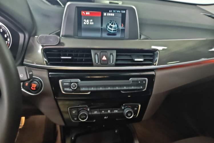 Used BMW X1 2019 sDrive18Li Premium Edition Audio And AC Panel