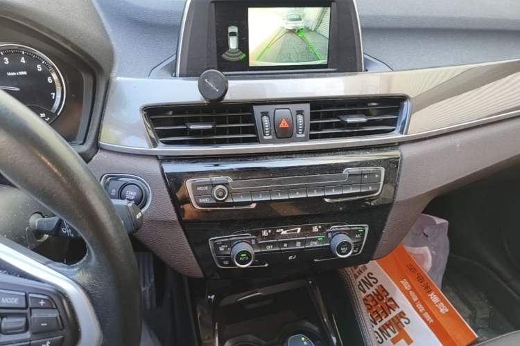 Used BMW X1 2019 sDrive18Li Premium Edition Audio And AC Panel