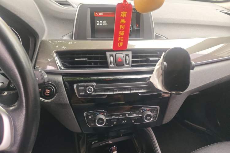Used BMW X1 2019 sDrive18Li Premium Edition Audio And AC Panel