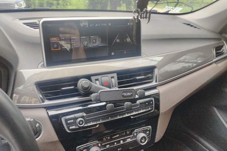 Used BMW X1 2019 sDrive18Li Premium Edition Audio And AC Panel