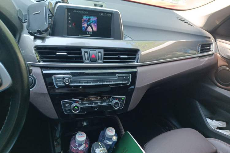 Used BMW X1 2019 sDrive18Li Premium Edition Audio And AC Panel