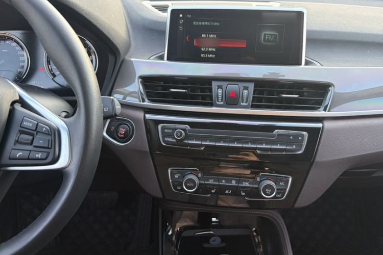 Used BMW X1 2019 xDrive20Li Luxury Edition Audio And AC Panel