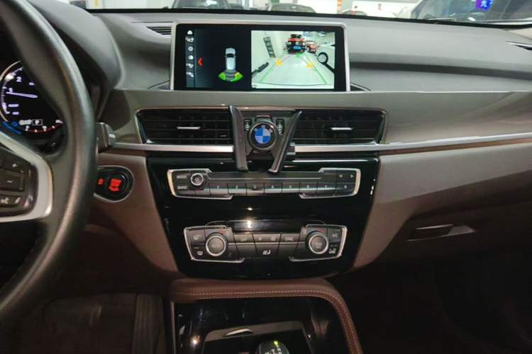 Used BMW X1 2019 xDrive20Li Luxury Model Audio And AC Panel