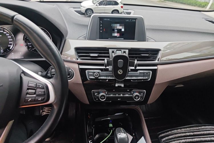 Used BMW X1 2019 sDrive18Li Premium Edition Audio And AC Panel
