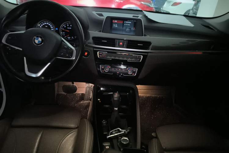 Used BMW X1 2019 sDrive18Li Premium Edition Audio And AC Panel