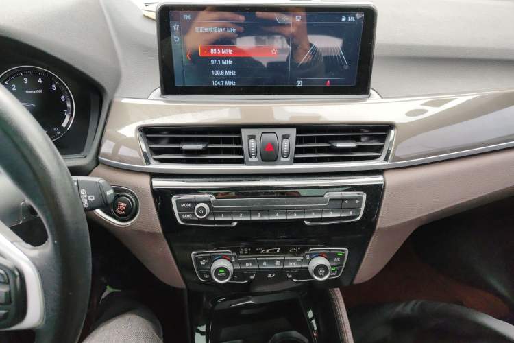 Used BMW X1 2019 sDrive18Li Premium Edition Audio And AC Panel