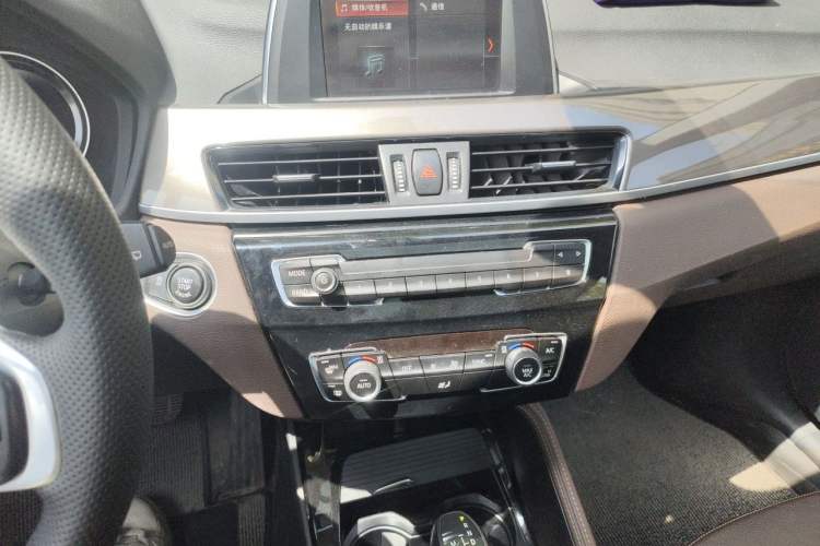 Used BMW X1 2019 sDrive18Li Premium Edition Audio And AC Panel