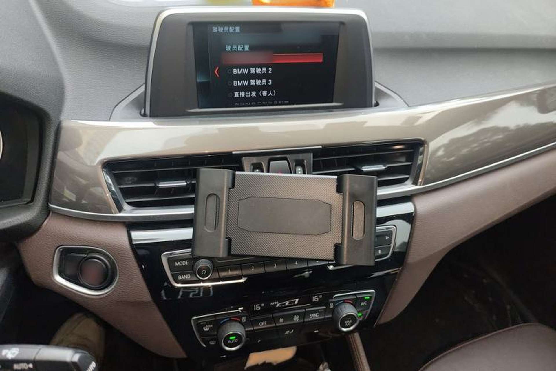 Used BMW X1 2019 sDrive18Li Premium Edition Audio And AC Panel