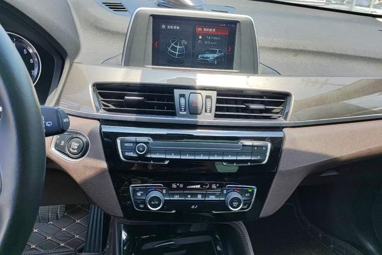 Used BMW X1 2019 sDrive18Li Premium Edition Audio And AC Panel