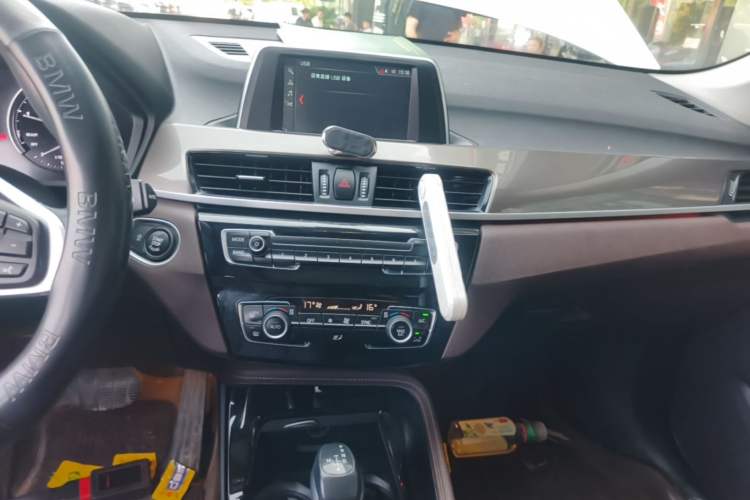 Used BMW X1 2019 sDrive18Li Premium Edition Audio And AC Panel