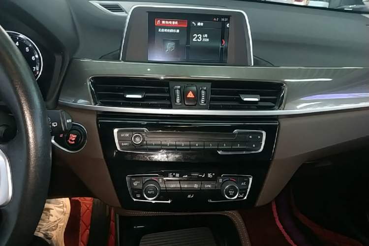 Used BMW X1 2019 sDrive18Li Premium Edition Audio And AC Panel