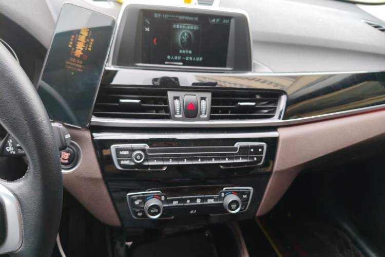 Used BMW X1 2019 sDrive18Li Premium Edition Audio And AC Panel