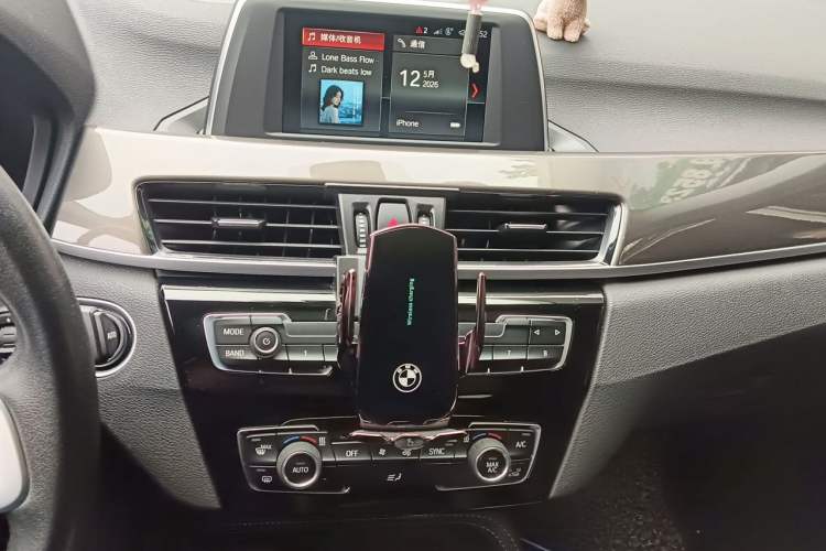 Used BMW X1 2019 sDrive18Li Premium Edition Audio And AC Panel
