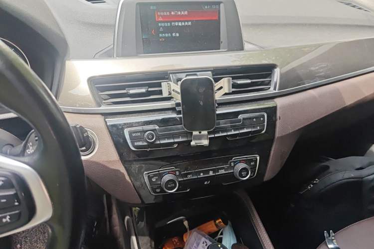 Used BMW X1 2019 sDrive18Li Premium Edition Audio And AC Panel