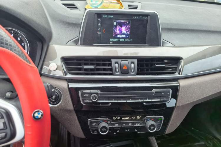 Used BMW X1 2019 sDrive18Li Premium Edition Audio And AC Panel