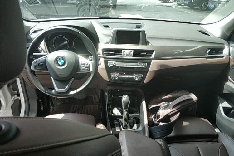 Used BMW X1 2019 sDrive18Li Premium Edition Center Console