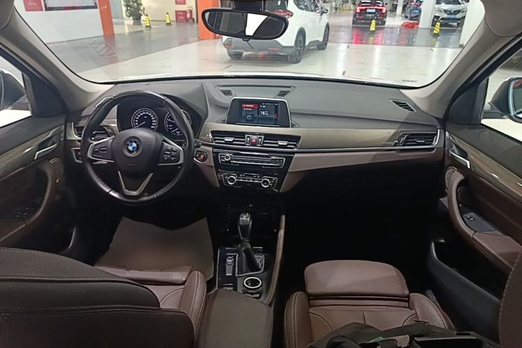 Used BMW X1 2019 sDrive18Li Premium Edition Center Console