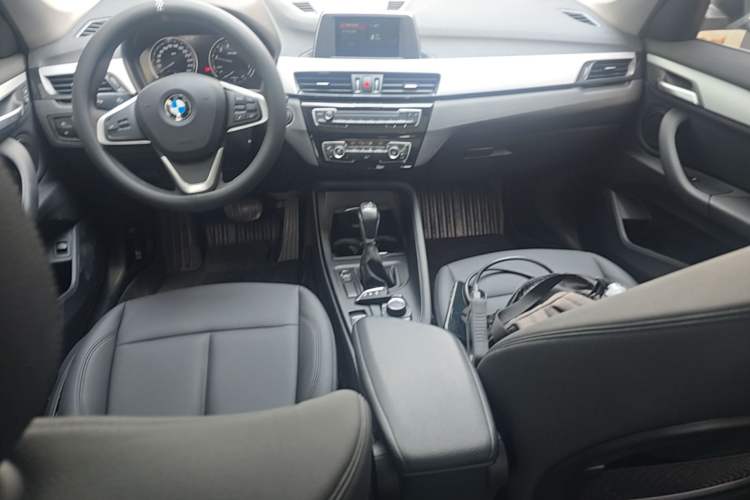 Used BMW X1 2019 sDrive20Li Leading Model Center Console