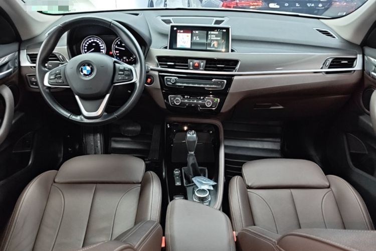 Used BMW X1 2019 xDrive20Li Luxury Edition Center Console