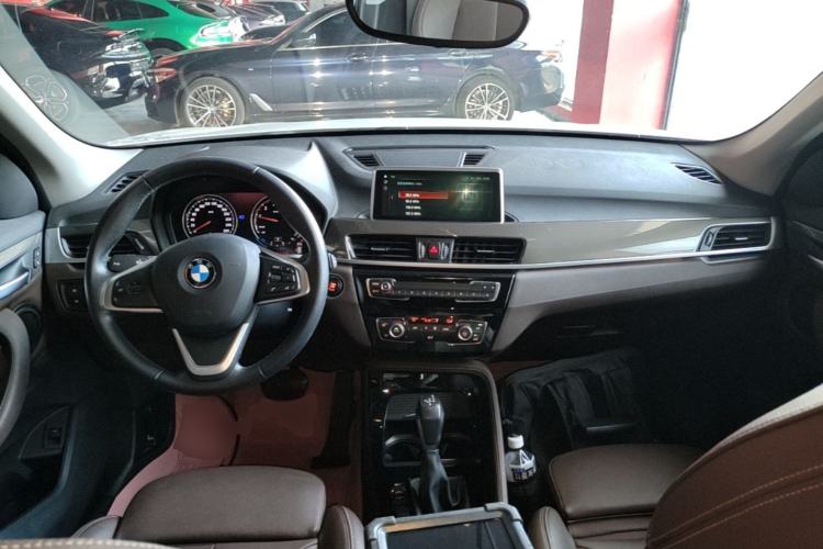 Used BMW X1 2019 xDrive20Li Luxury Model Center Console