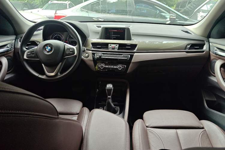 Used BMW X1 2019 sDrive18Li Premium Edition Center Console
