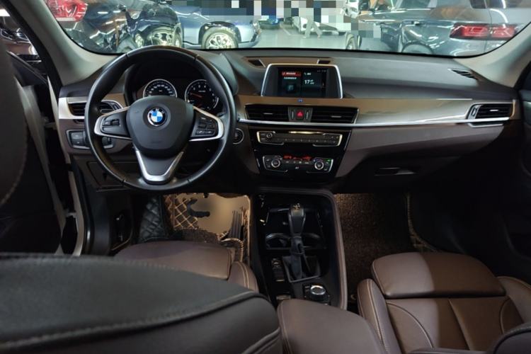 Used BMW X1 2019 sDrive18Li Premium Edition Center Console