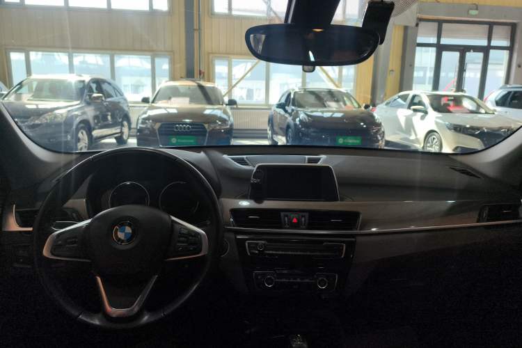 Used BMW X1 2019 sDrive18Li Premium Edition Center Console
