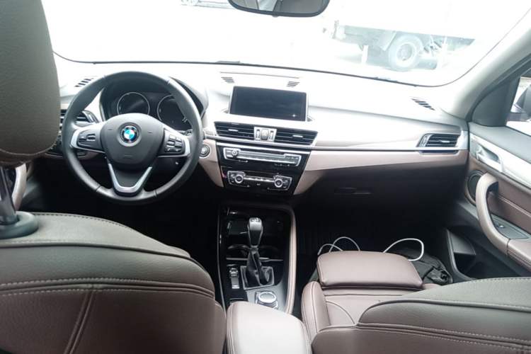 Used BMW X1 2019 xDrive20Li Luxury Model Center Console