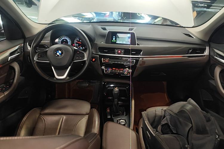 Used BMW X1 2019 sDrive18Li Premium Edition Center Console