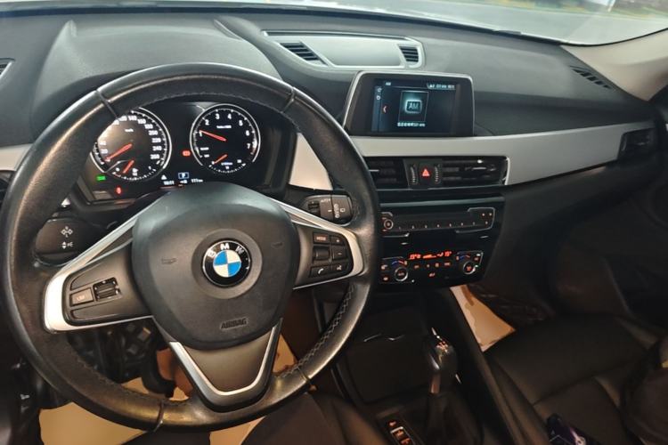 Used BMW X1 2019 sDrive20Li Leading Model Center Console