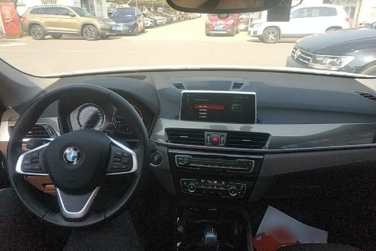 Used BMW X1 2019 xDrive20Li Luxury Edition Center Console