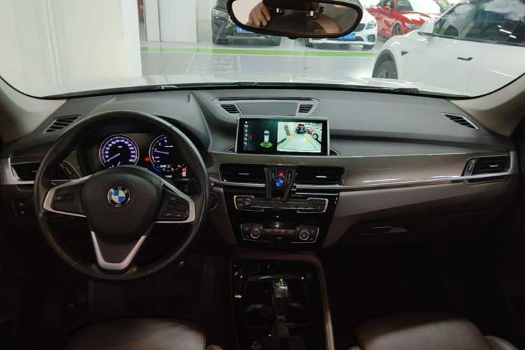 Used BMW X1 2019 xDrive20Li Luxury Model Center Console