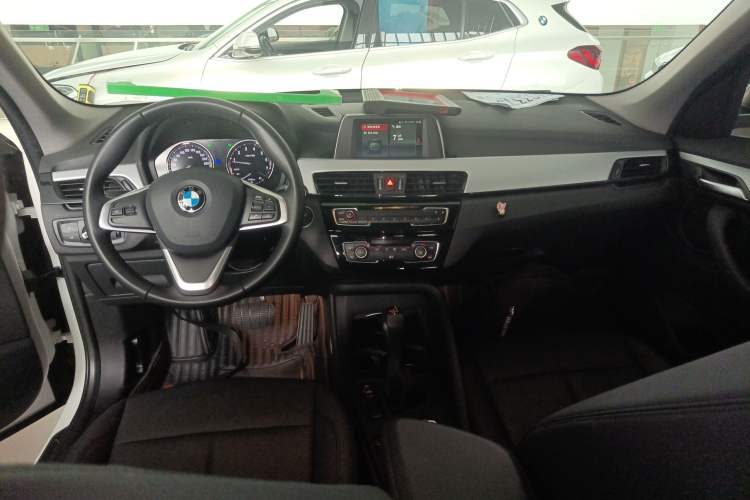 Used BMW X1 2019 sDrive20Li Leading Model Center Console