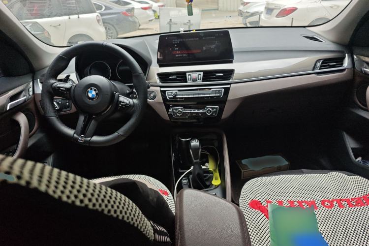Used BMW X1 2019 sDrive18Li Premium Edition Center Console