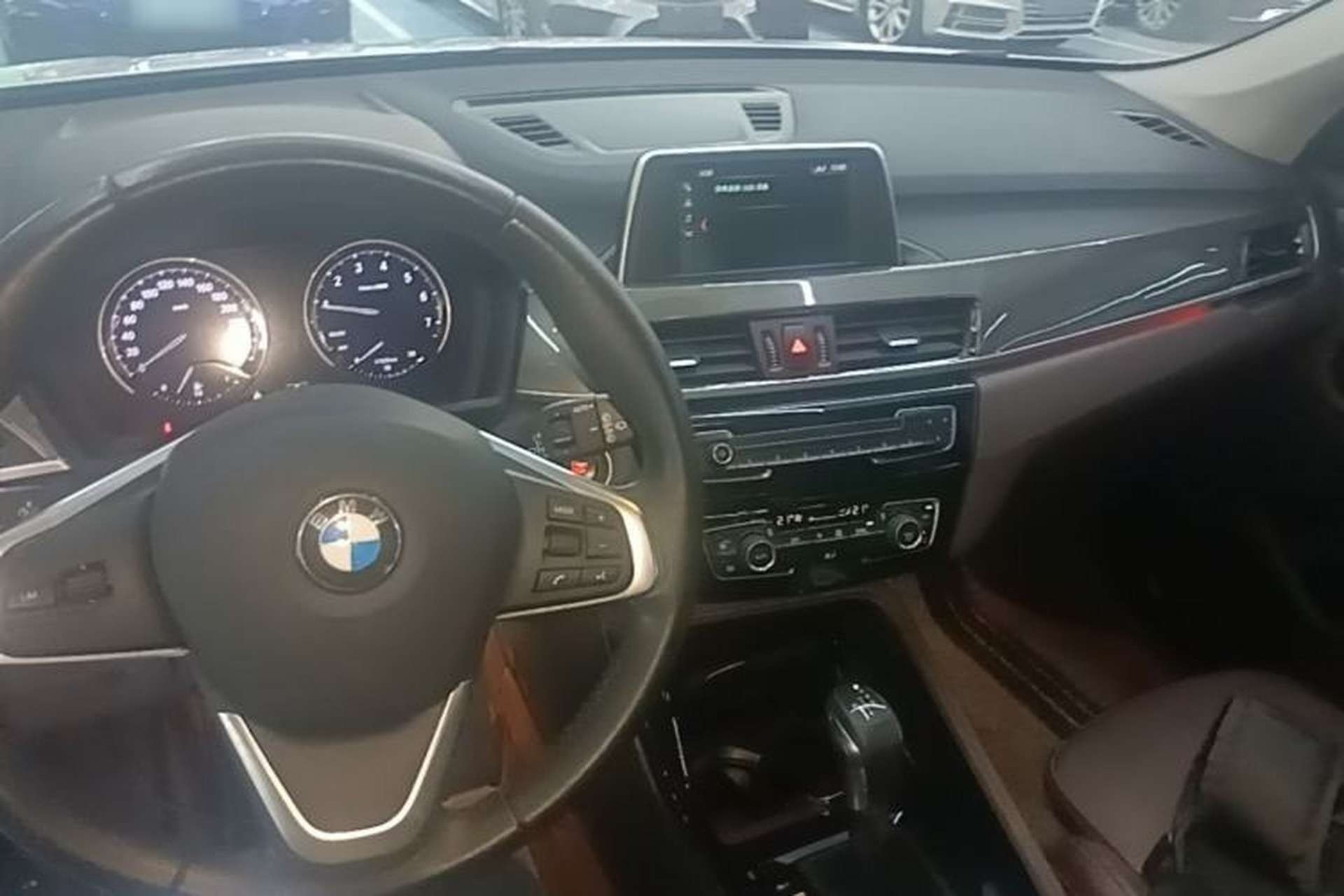 Used BMW X1 2019 sDrive18Li Premium Edition Center Console