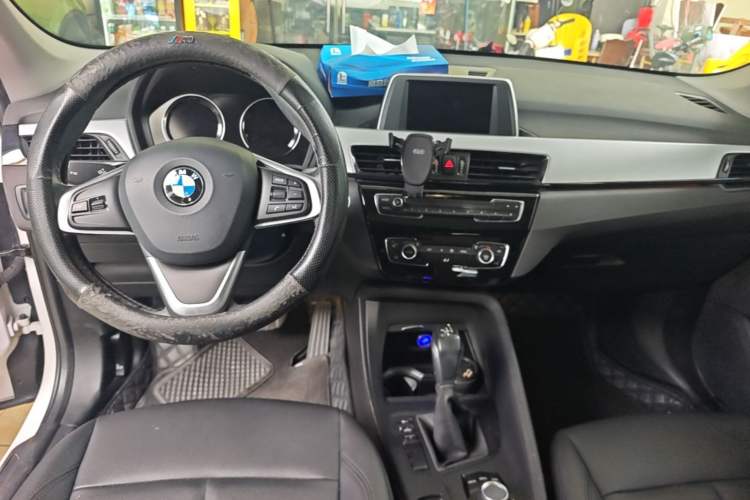 Used BMW X1 2019 sDrive20Li Leading Model Center Console
