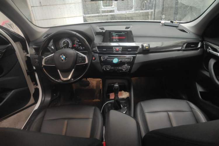 Used BMW X1 2019 sDrive20Li Leading Model Center Console