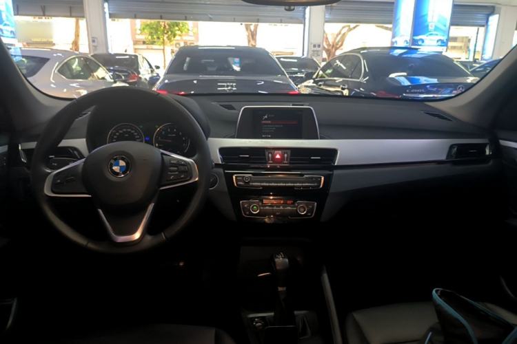 Used BMW X1 2019 sDrive20Li Leading Model Center Console