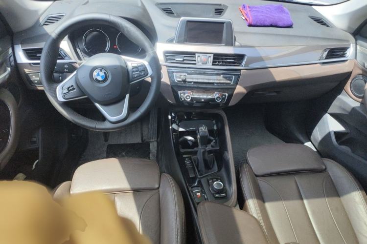 Used BMW X1 2019 sDrive18Li Premium Edition Center Console