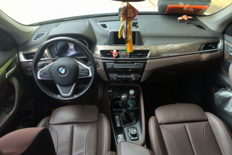 Used BMW X1 2019 sDrive18Li Premium Edition Center Console