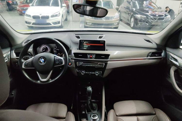 Used BMW X1 2019 xDrive20Li Luxury Model Center Console