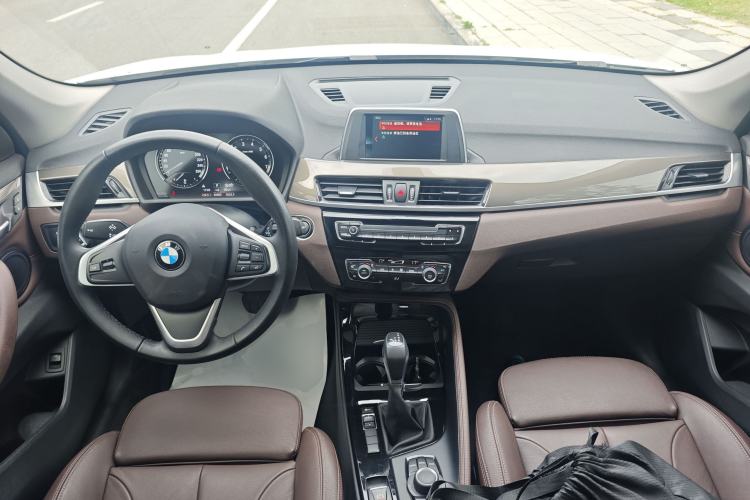 Used BMW X1 2019 sDrive18Li Premium Edition Center Console