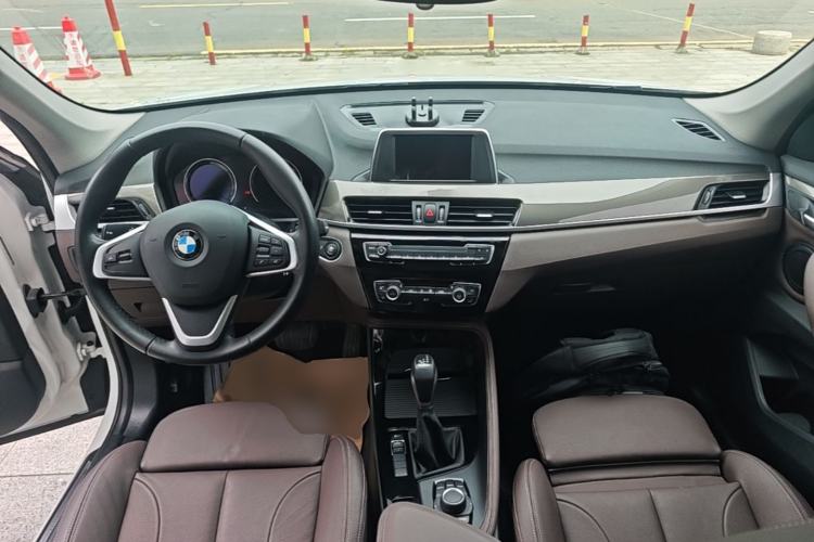 Used BMW X1 2019 sDrive18Li Premium Edition Center Console